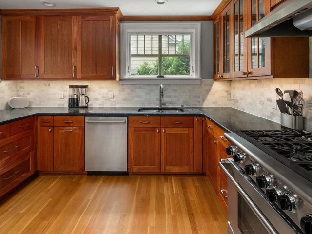 48 Henderson Terrace, Burlington, VT 05401