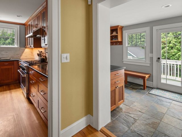 48 Henderson Terrace, Burlington, VT 05401