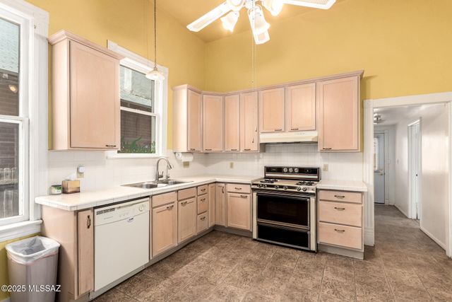 423 S 5th Avenue, Tucson, AZ 85701