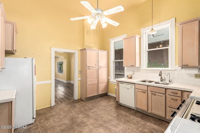 423 S 5th Avenue, Tucson, AZ 85701