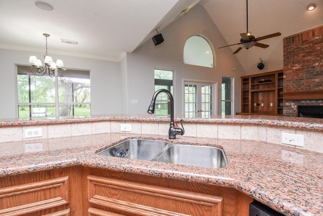 2918 La Rama, Richmond, TX 77469