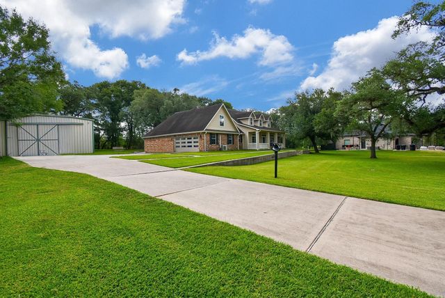 2918 La Rama, Richmond, TX 77469