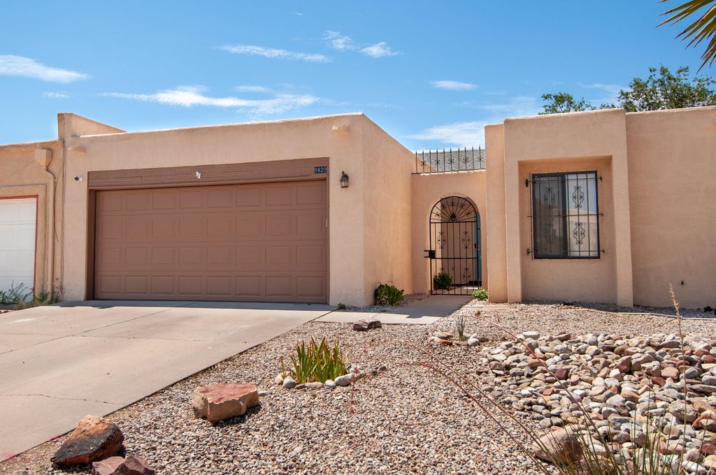 9820 COMPADRE Lane NE, Albuquerque, NM 87111