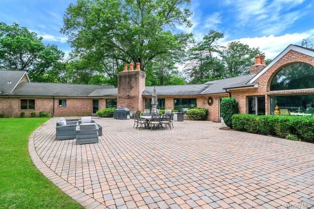 9 Chicken Valley Road, Old Brookville, NY 11545