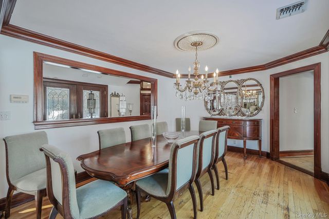 9 Chicken Valley Road, Old Brookville, NY 11545