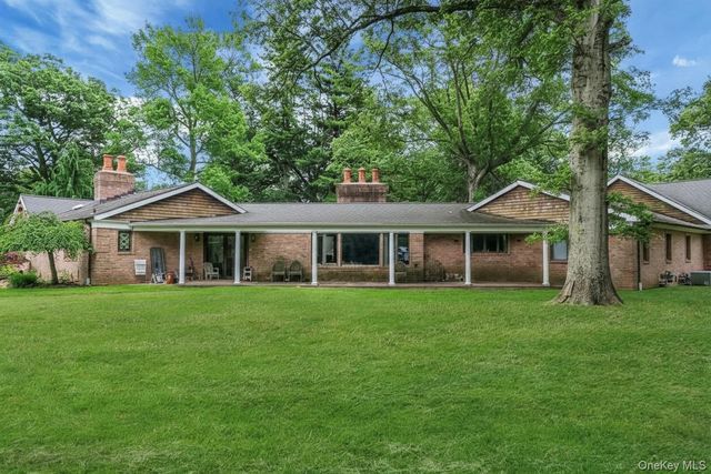 9 Chicken Valley Road, Old Brookville, NY 11545