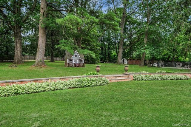 9 Chicken Valley Road, Old Brookville, NY 11545