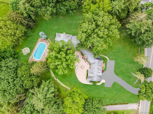 9 Chicken Valley Road, Old Brookville, NY 11545