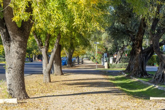 502 E Kaler Drive, Phoenix, AZ 85020