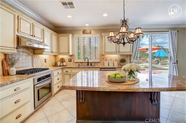 14182 Crystal View, Riverside, CA 92508
