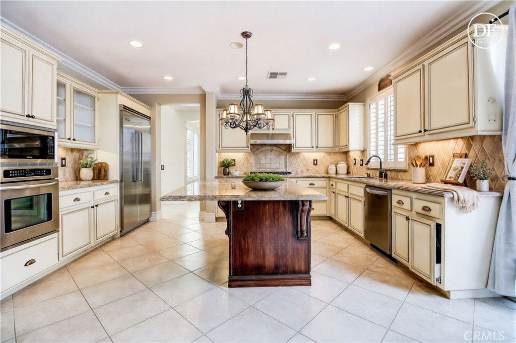 Image 22 of property listing at 14182 Crystal View, Riverside, CA 92508