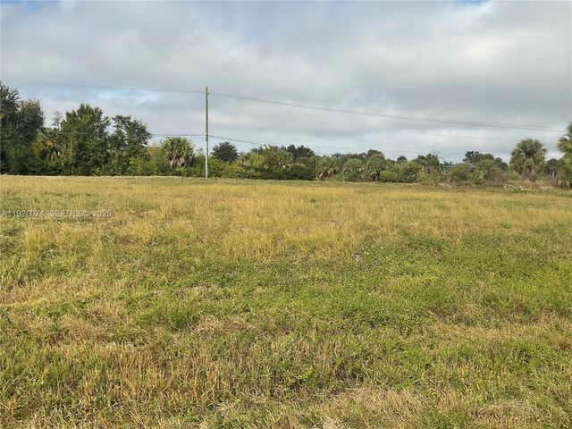 327 Boundary Blvd, Other City - In The State Of Florida, FL 33947