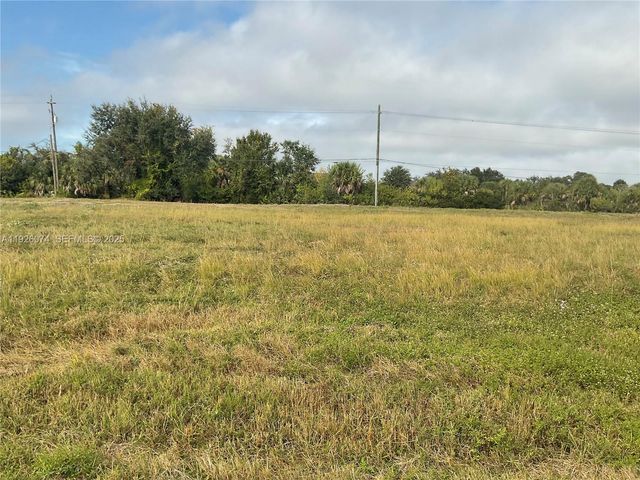 327 Boundary Blvd, Other City - In The State Of Florida, FL 33947