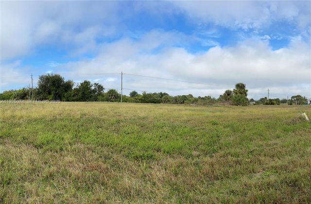 327 Boundary Blvd, Other City - In The State Of Florida, FL 33947