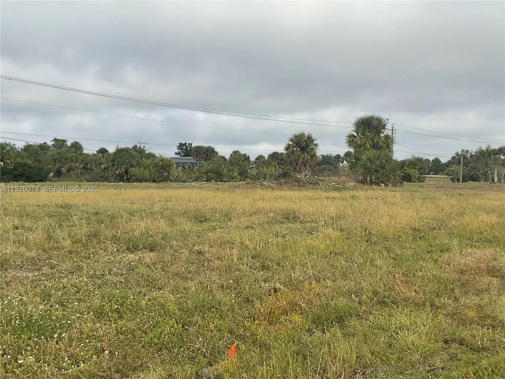 327 Boundary Blvd, Other City - In The State Of Florida, FL 33947
