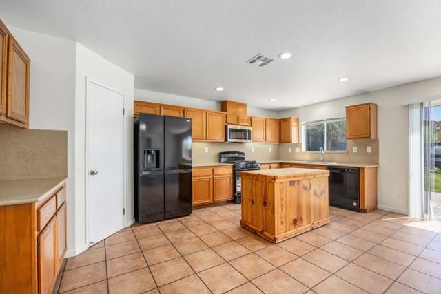 4979 Cimarron Way, San Diego, CA 92154