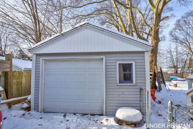 3457 Collingwood Avenue, Wyoming, MI 49519