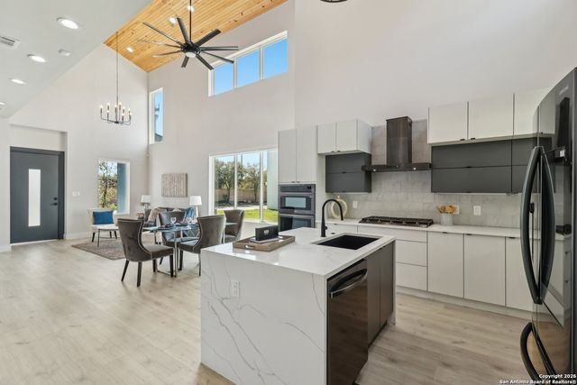 2535 Manor Heights, San Antonio, TX 78231