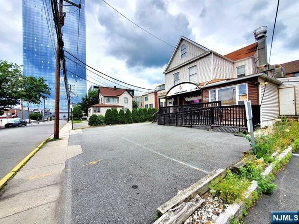 1638 Parker Avenue 2, Fort Lee, NJ 07024