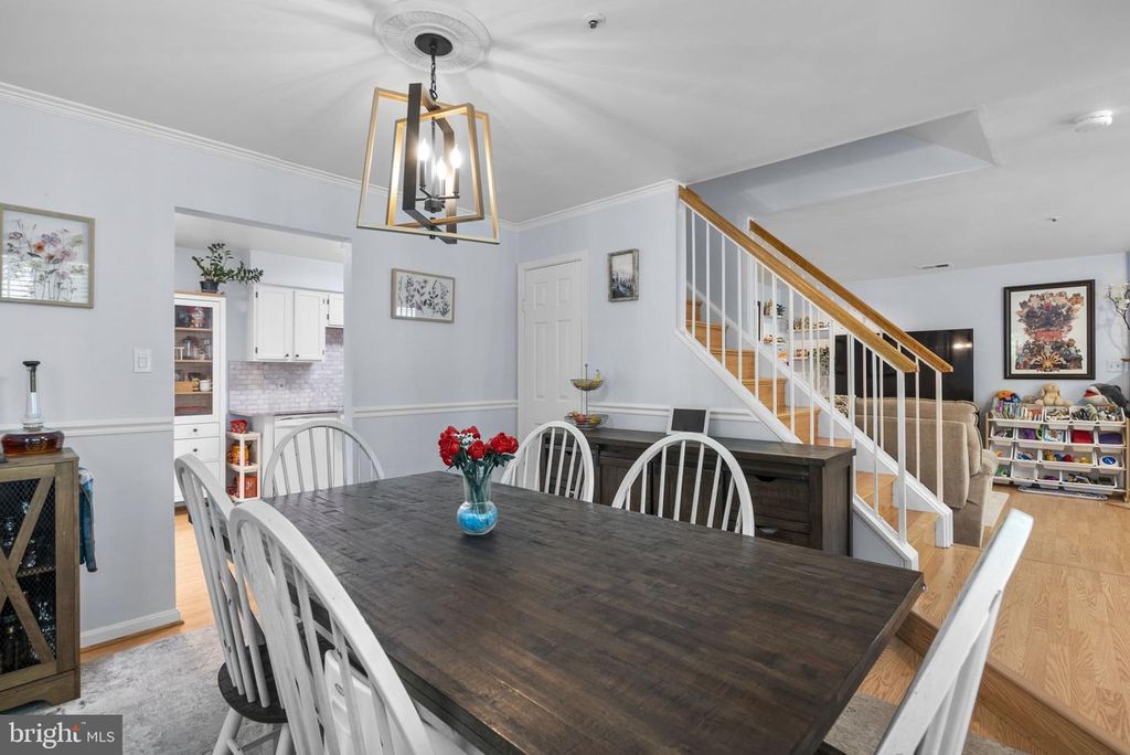 Image 20 of property listing at 29 BRONCO CT #288-B, Germantown, MD 20874