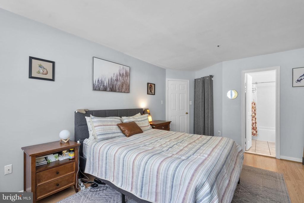 Image 24 of property listing at 29 BRONCO CT #288-B, Germantown, MD 20874