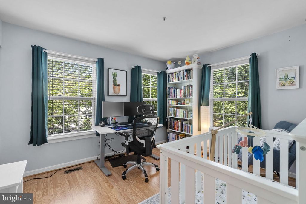 Image 30 of property listing at 29 BRONCO CT #288-B, Germantown, MD 20874