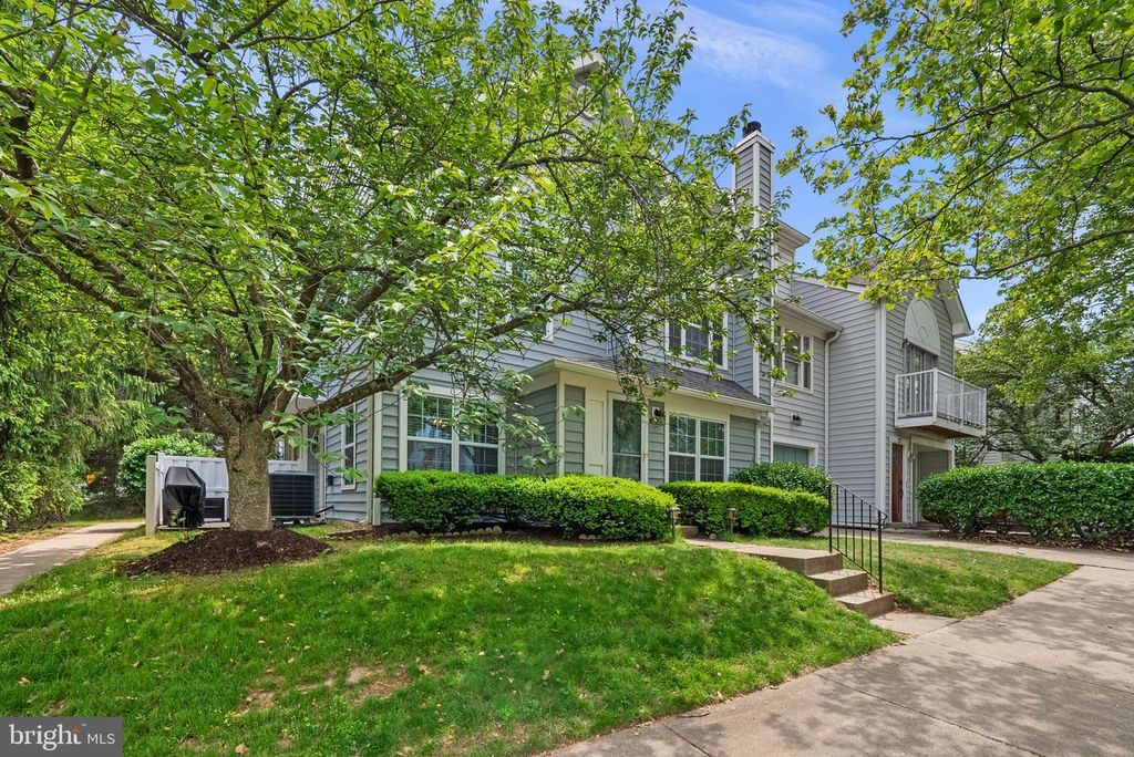 Image 37 of property listing at 29 BRONCO CT #288-B, Germantown, MD 20874