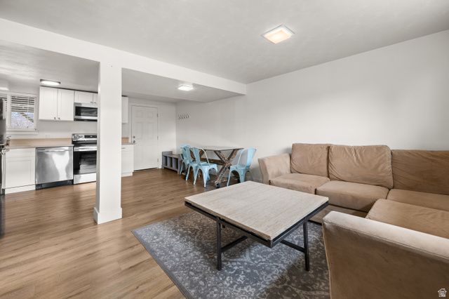 959 E VIOLET DR, Sandy, UT 84094