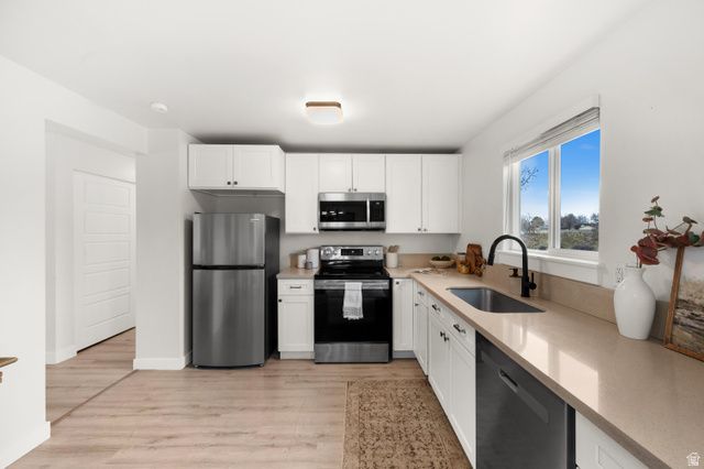 959 E VIOLET DR, Sandy, UT 84094