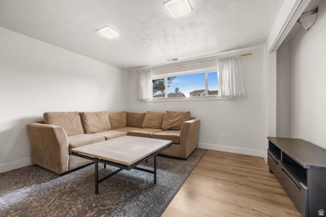 959 E VIOLET DR, Sandy, UT 84094