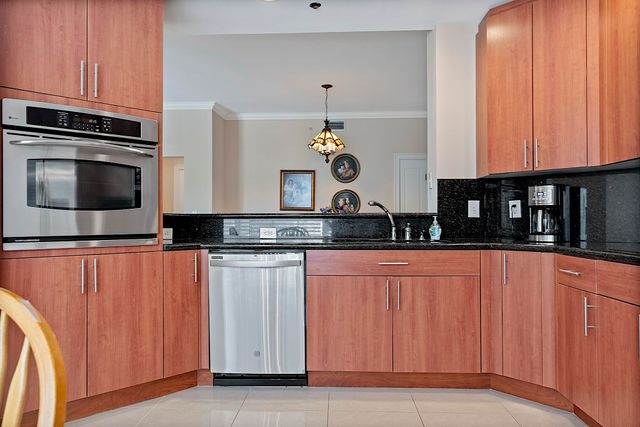 16100 EMERALD ESTATES Drive 397, Weston, FL 33331