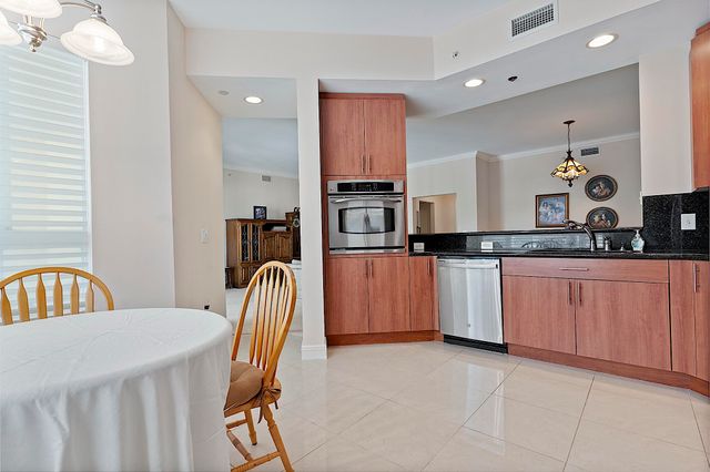 16100 EMERALD ESTATES Drive 397, Weston, FL 33331
