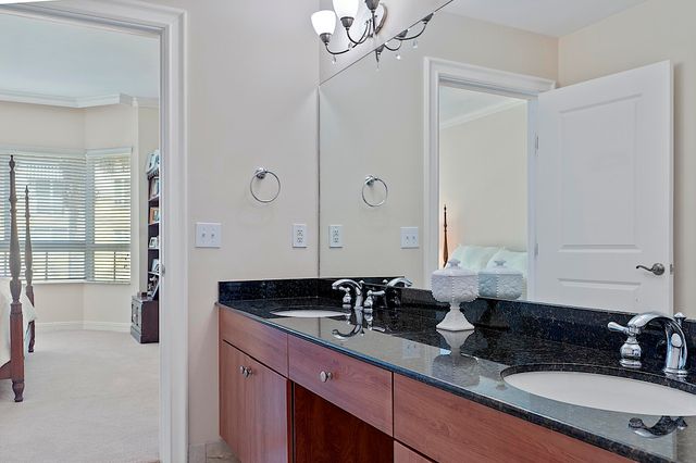 16100 EMERALD ESTATES Drive 397, Weston, FL 33331