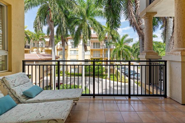 16100 EMERALD ESTATES Drive 397, Weston, FL 33331