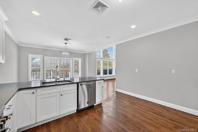 548 Mountainview Avenue, Valley Cottage, NY 10989