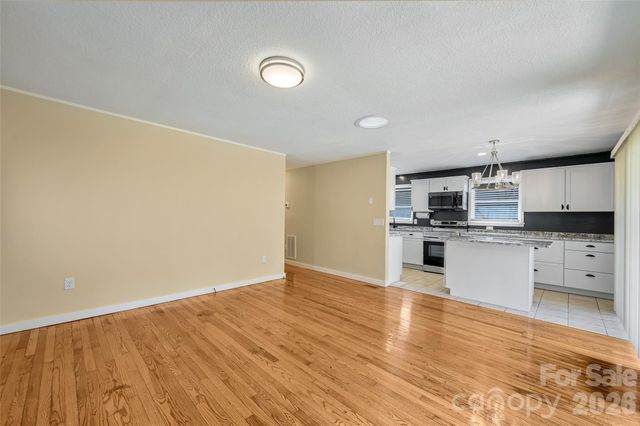 9 Woodfin Avenue, Asheville, NC 28804