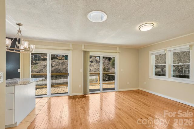 9 Woodfin Avenue, Asheville, NC 28804