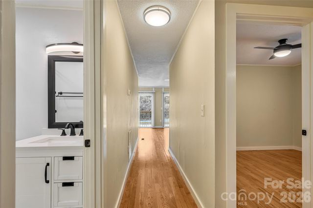 9 Woodfin Avenue, Asheville, NC 28804