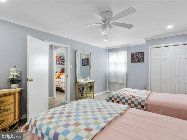 1229 WAYNE AVE, Hagerstown, MD 21742