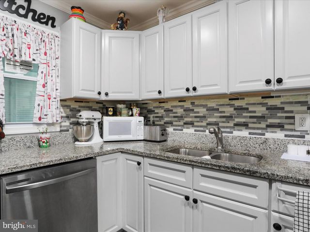 1229 WAYNE AVE, Hagerstown, MD 21742
