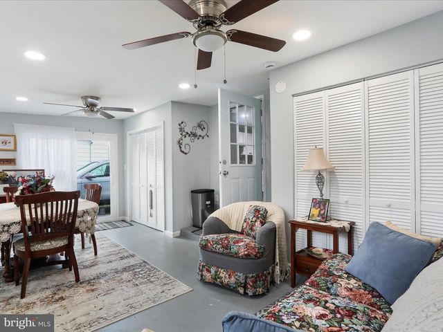 1229 WAYNE AVE, Hagerstown, MD 21742