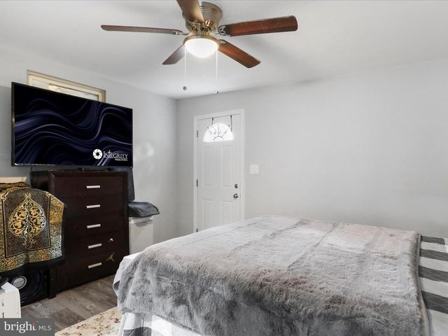 1229 WAYNE AVE, Hagerstown, MD 21742