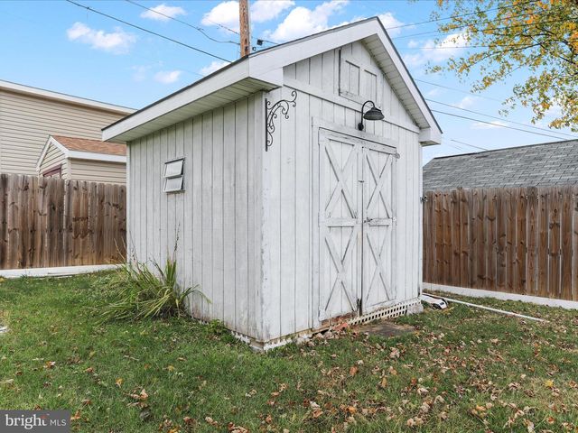 1229 WAYNE AVE, Hagerstown, MD 21742