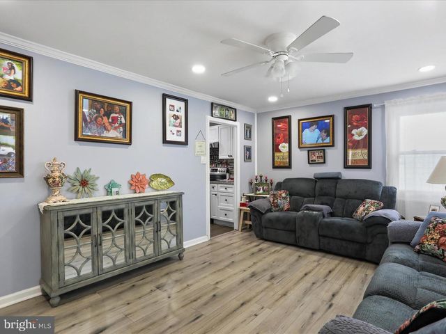 1229 WAYNE AVE, Hagerstown, MD 21742