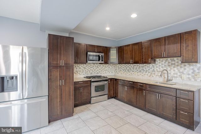 138 W LURAY ST, Philadelphia, PA 19140