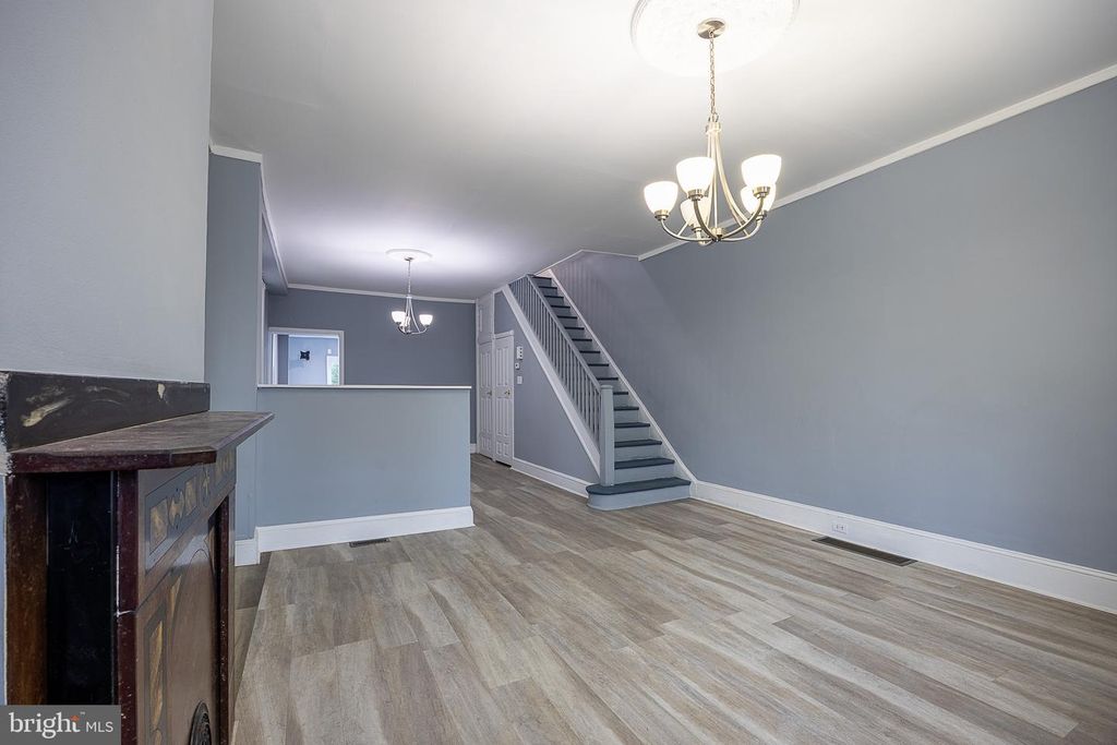 138 W LURAY ST, PHILADELPHIA, PA 19140 — photo 2