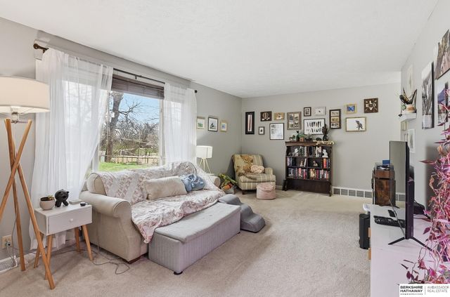 406 Robinson Avenue, Bellevue, NE 68005