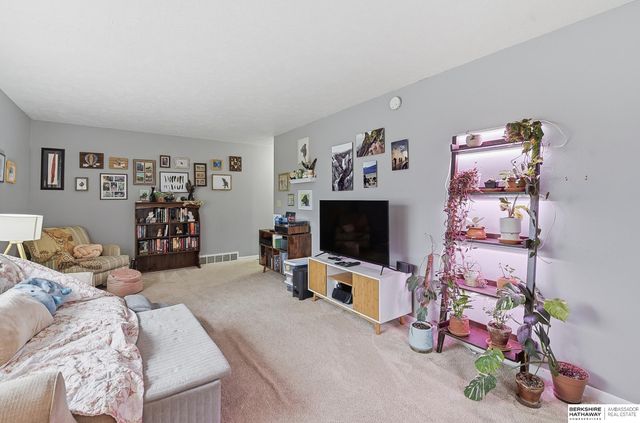 406 Robinson Avenue, Bellevue, NE 68005