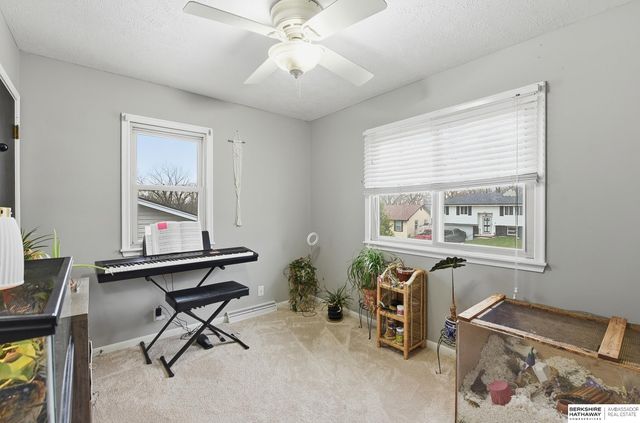 406 Robinson Avenue, Bellevue, NE 68005