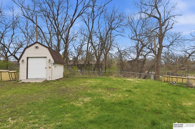 406 Robinson Avenue, Bellevue, NE 68005